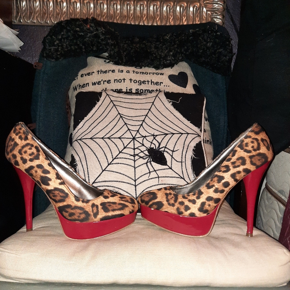 Brash Ladies Cheetah Heels Size 8